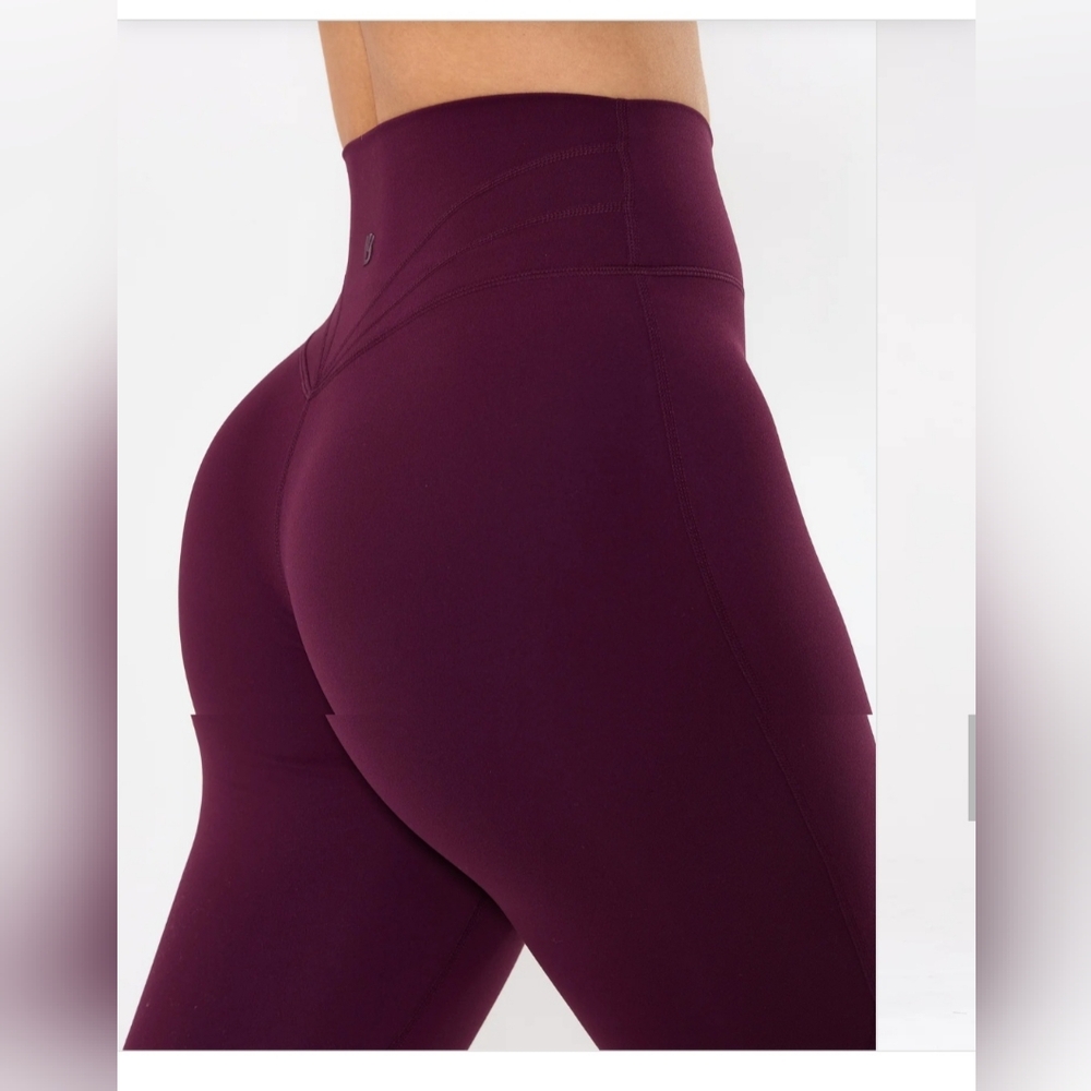 BuffBunny Legacy Leggings in Venom